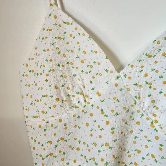 EUC LIKE NEW SHEIN DITSY FLORAL CROPPED BRALETTE TANK TOP SIZE LARGE - Picture 3 of 10